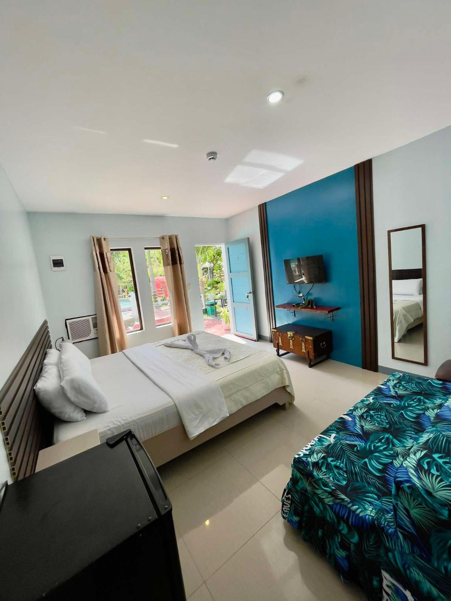 Little Rock Cebu Hotel Lapu-Lapu City Exterior foto