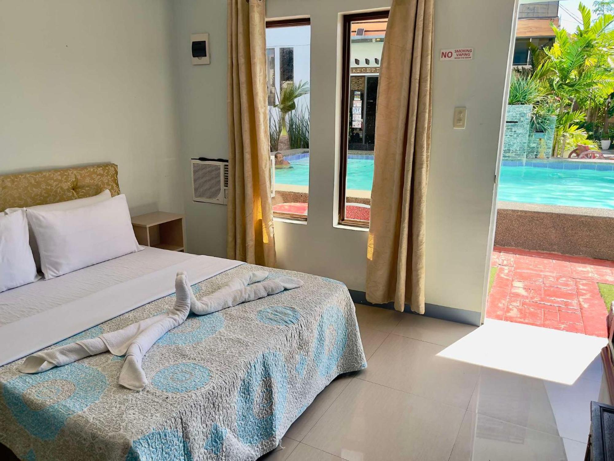 Little Rock Cebu Hotel Lapu-Lapu City Exterior foto